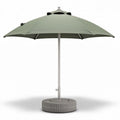 Tuinparasol met een groene doek en betonnen voet 200 x 200 x 250cm